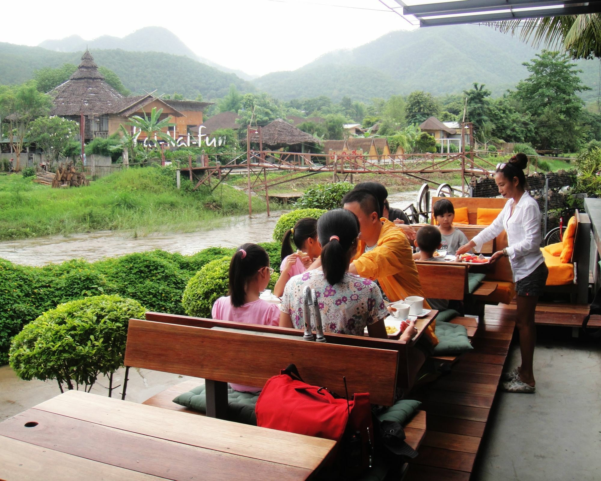 Family House @ Pai Hotel Bagian luar foto